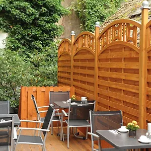 pension-am-heusteig.stuttgart-hotel.com/